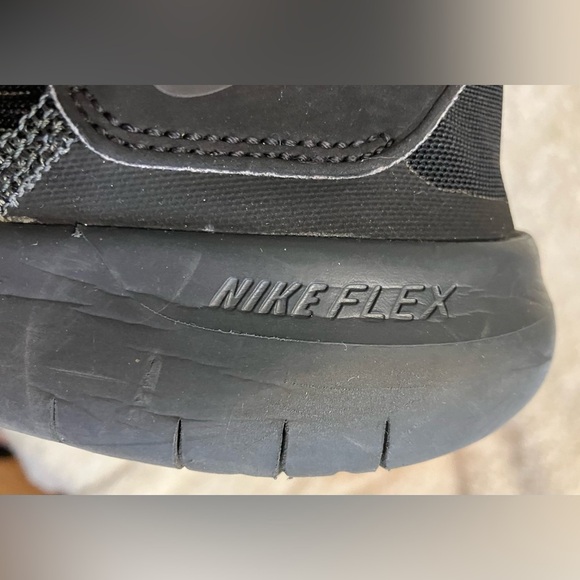 Nike Black Sneakers Flex RN Men’s Running Shoes Size 12 - Picture 10 of 10